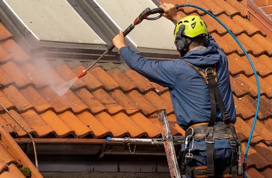 Démoussage et hydrofuge de toiture à Crégols